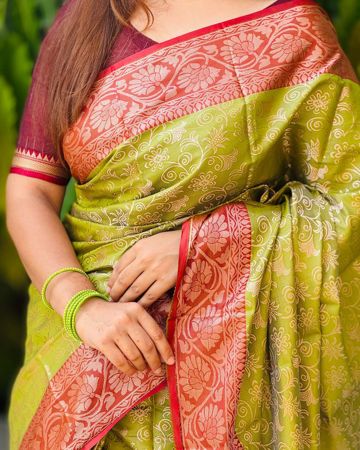 ব্লাউজ পিস সহ সফট কাতান শাড়ি - KT1