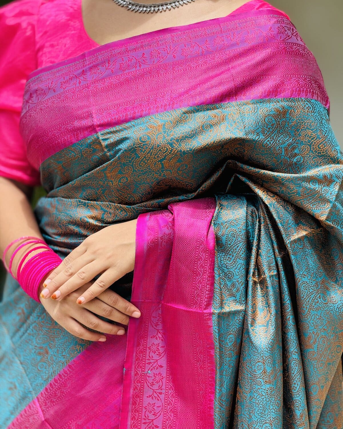 ব্লাউজ পিস সহ সফট কাতান শাড়ি - KT14