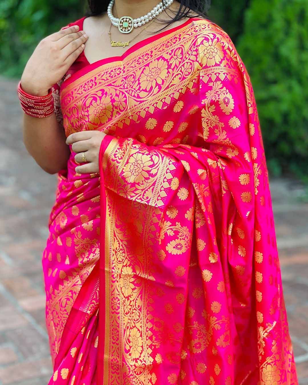 ব্লাউজ পিস সহ সফট লতা কাতান শাড়ি - LT2