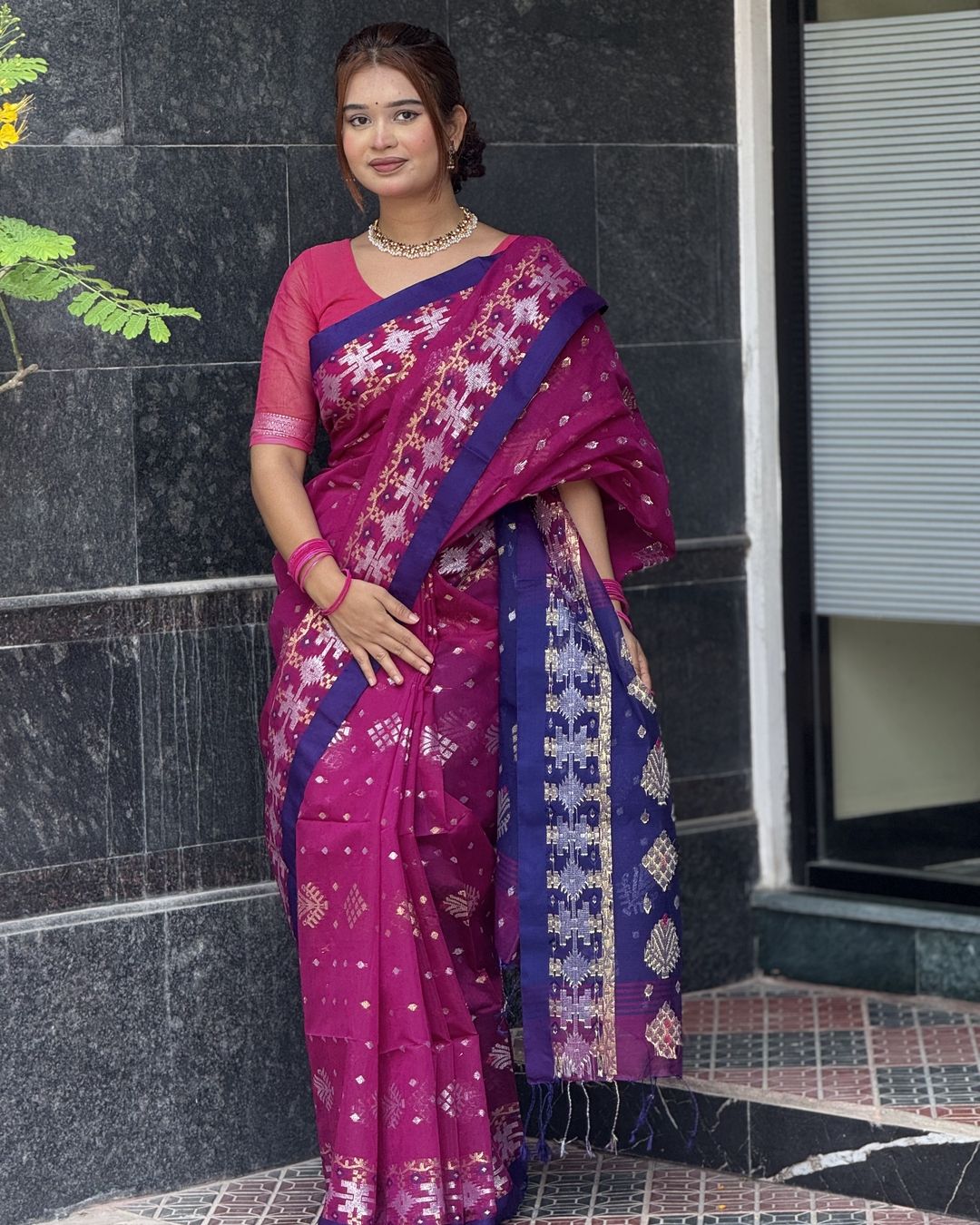 টাঙ্গাইলের টেনসিল সুতি জামদানি শাড়ি - JM1