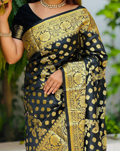 ব্লাউজ পিস সহ কালো  লতা কাতান শাড়ি - LT4