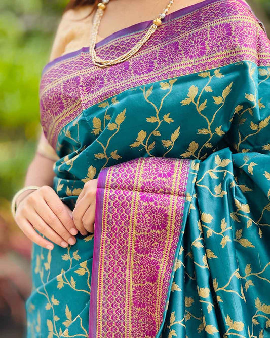 ব্লাউজ পিস সহ পেস্ট কালার জরি কাতান শাড়ি - JT6