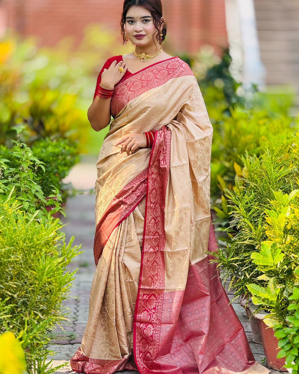 ব্লাউজ পিস সহ সফট কাতান শাড়ি - KT10