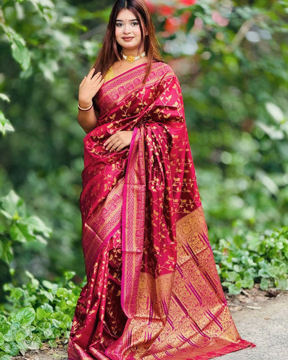 ব্লাউজ পিস সহ খয়েরী জরি কাতান শাড়ি - JT1