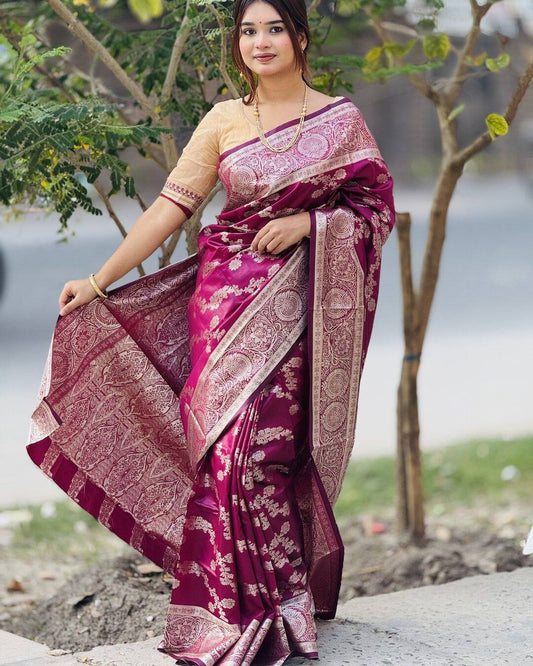 ব্লাউজ পিস সহ ম্যাজেন্টা কালার সফট কাতান শাড়ি - BN1