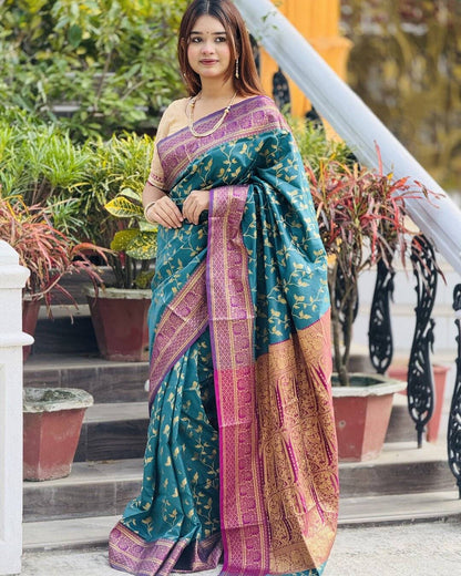 ব্লাউজ পিস সহ পেস্ট কালার জরি কাতান শাড়ি - JT6